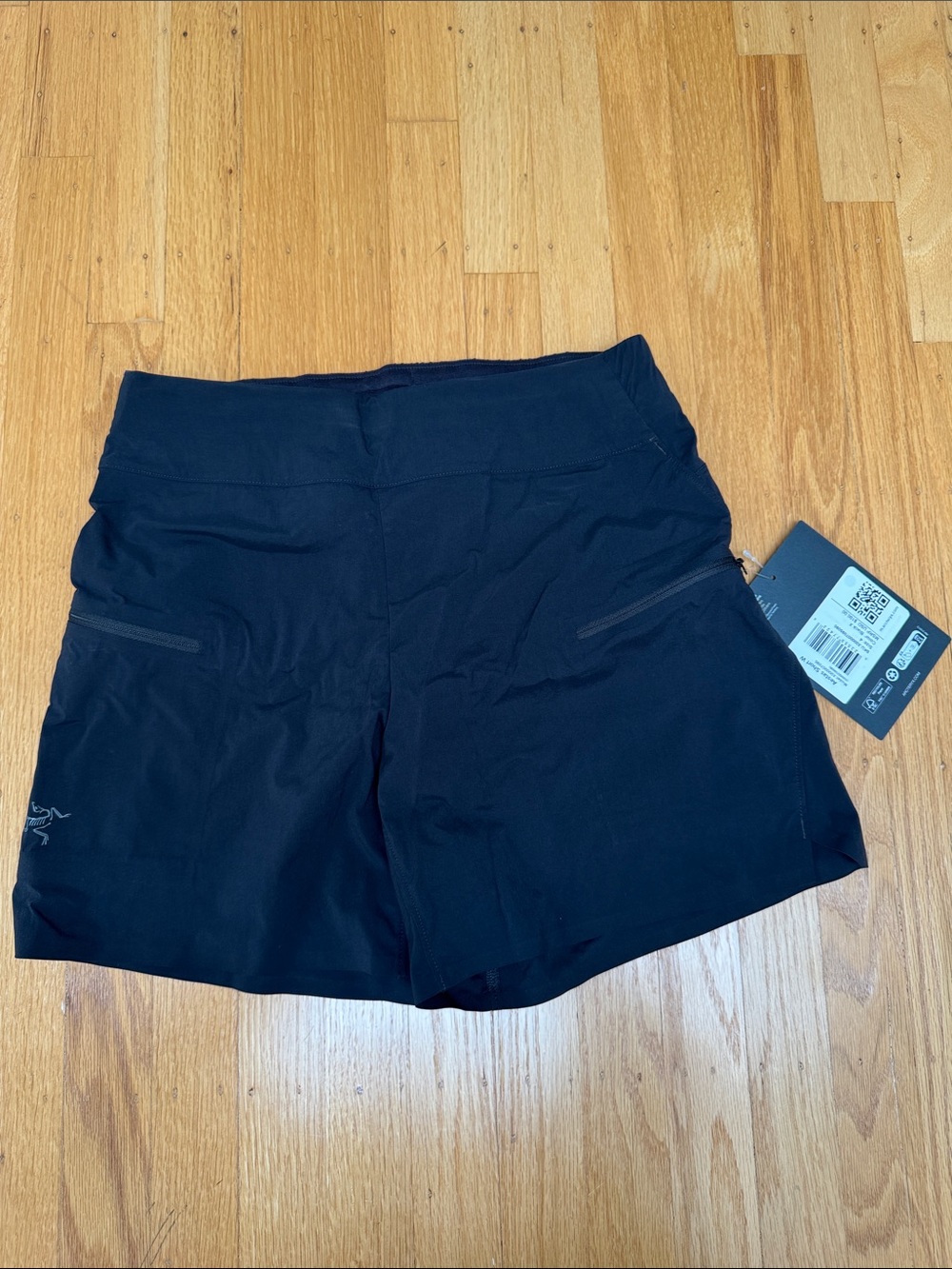NWT Arc'teryx aestas Women's Black Athletic Shorts with Zip Pockets